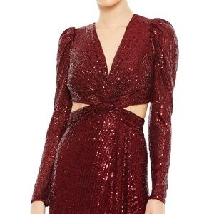 Long Sleeve Sequin Gown NWOT
IEENA FOR MAC DUGGAL in Wine